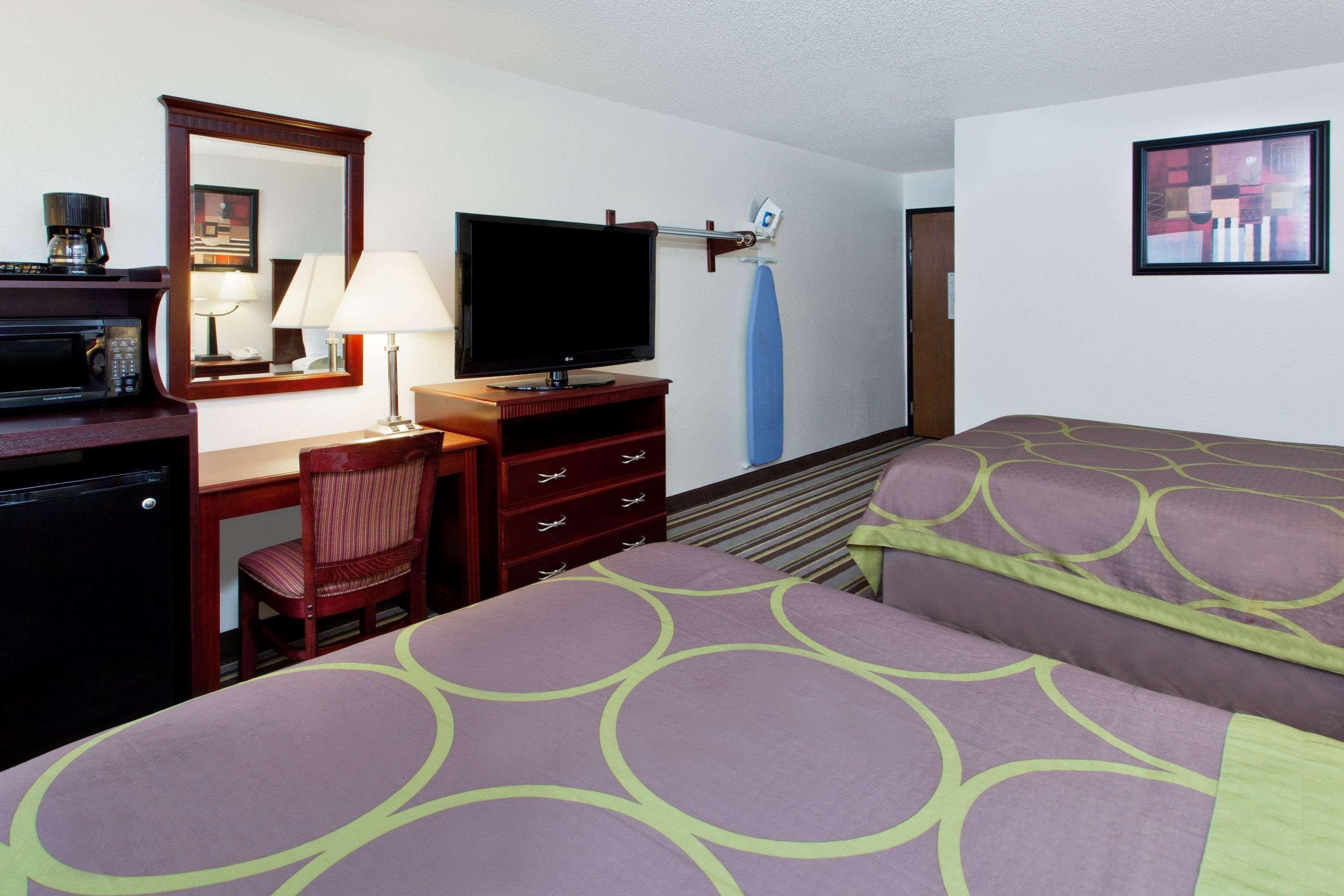 Hotel Super 8 By Wyndham Tuscaloosa Zewnętrze zdjęcie